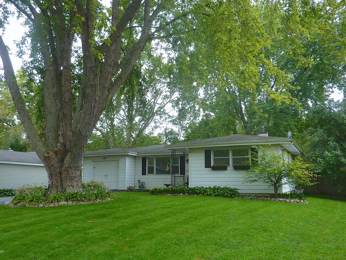 620 Kenilworth St., Grayslake, IL 60030