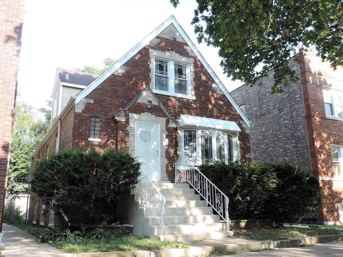 5669 S Artesian Ave., Chicago, IL 60629
