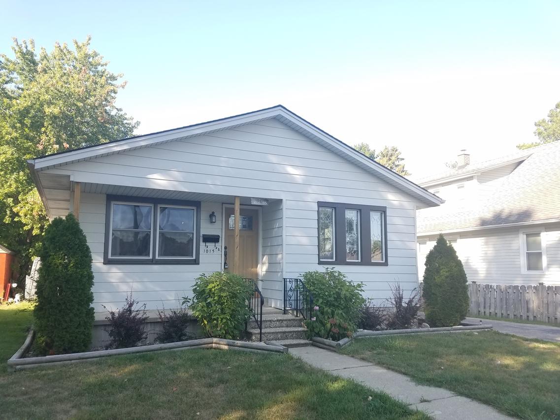 1015 W New York St., Aurora, IL 60506