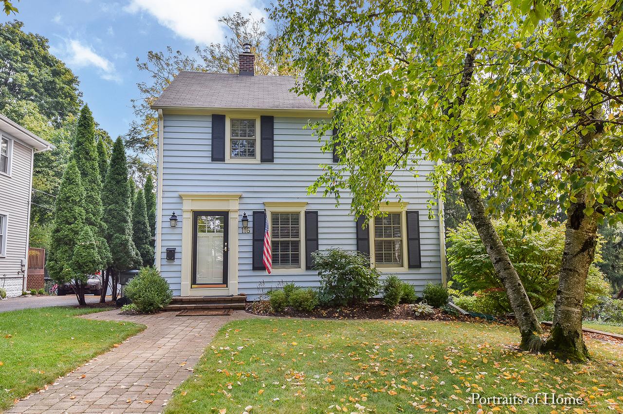 116 N Julian St., Naperville, IL 60540