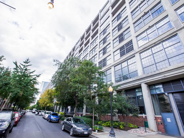 900 N Kingsbury St. #906, Chicago, IL 60610
