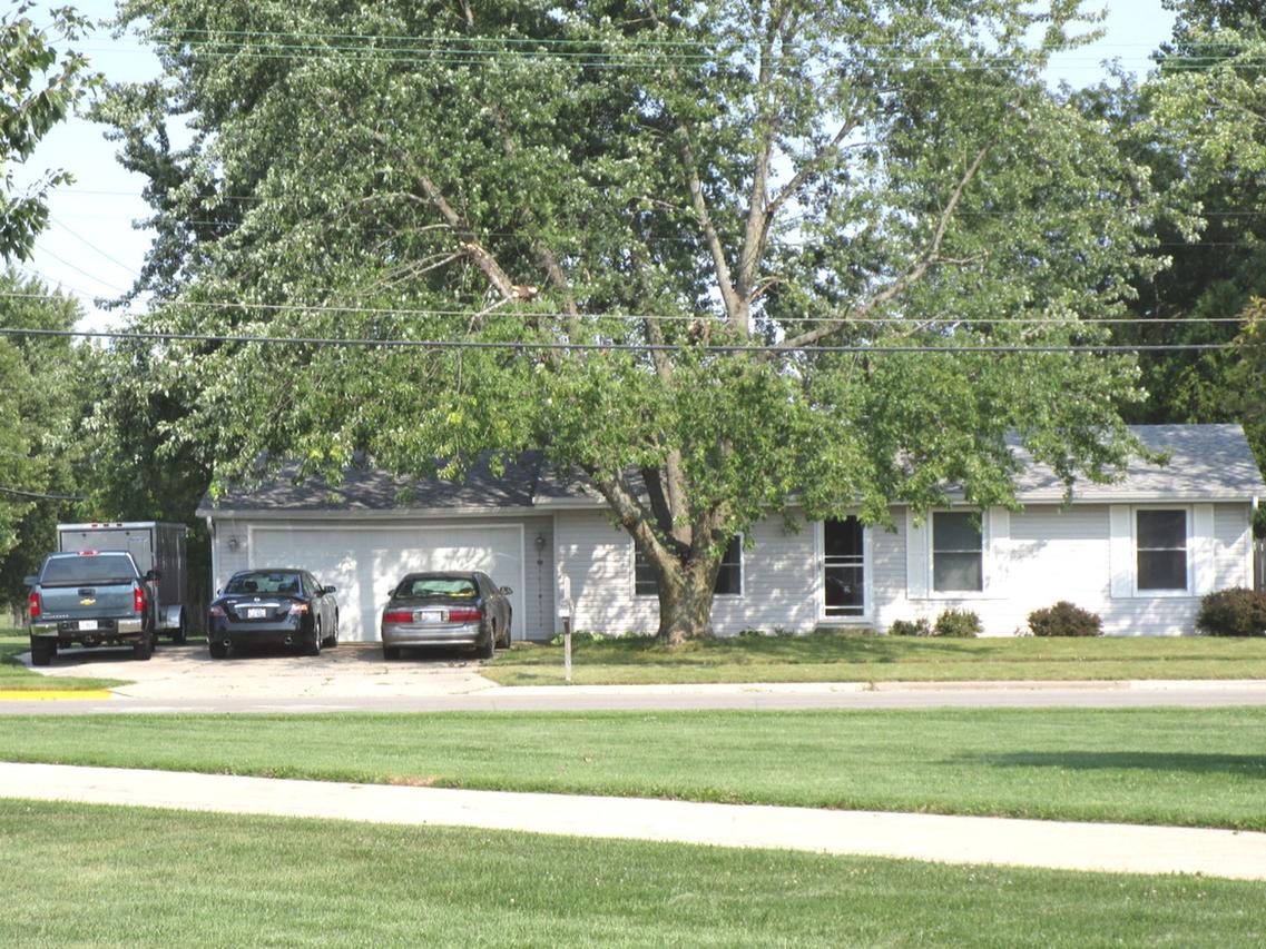 802 S 7th St., Dekalb, IL 60115