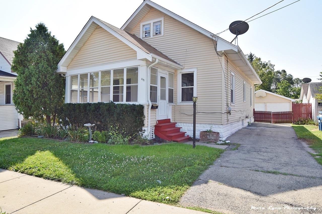 635 5th Ave., Aurora, IL 60505