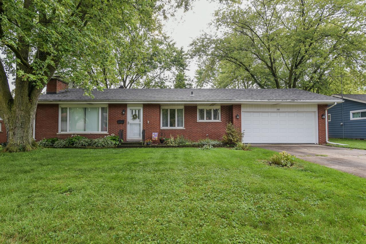 208 Lilac Ln., North Aurora, IL 60542