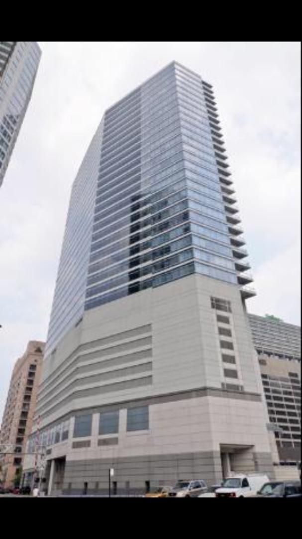 333 N Canal St. #1303, Chicago, IL 60606