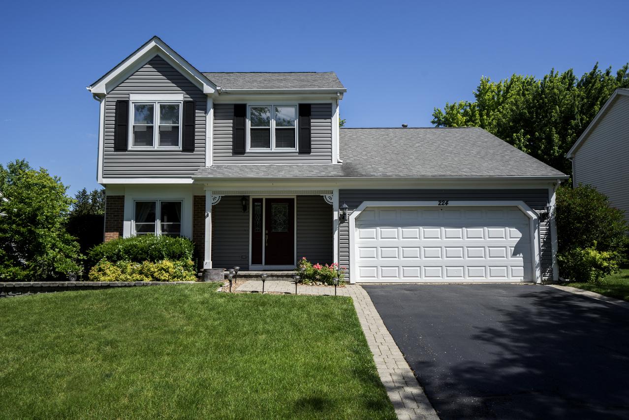 224 Foxmoor Rd., Fox River Grove, IL 60021