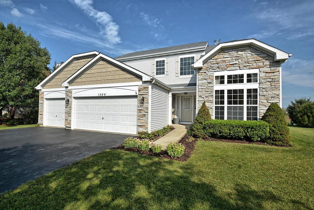 1544 Parkside Dr., Bolingbrook, IL 60490