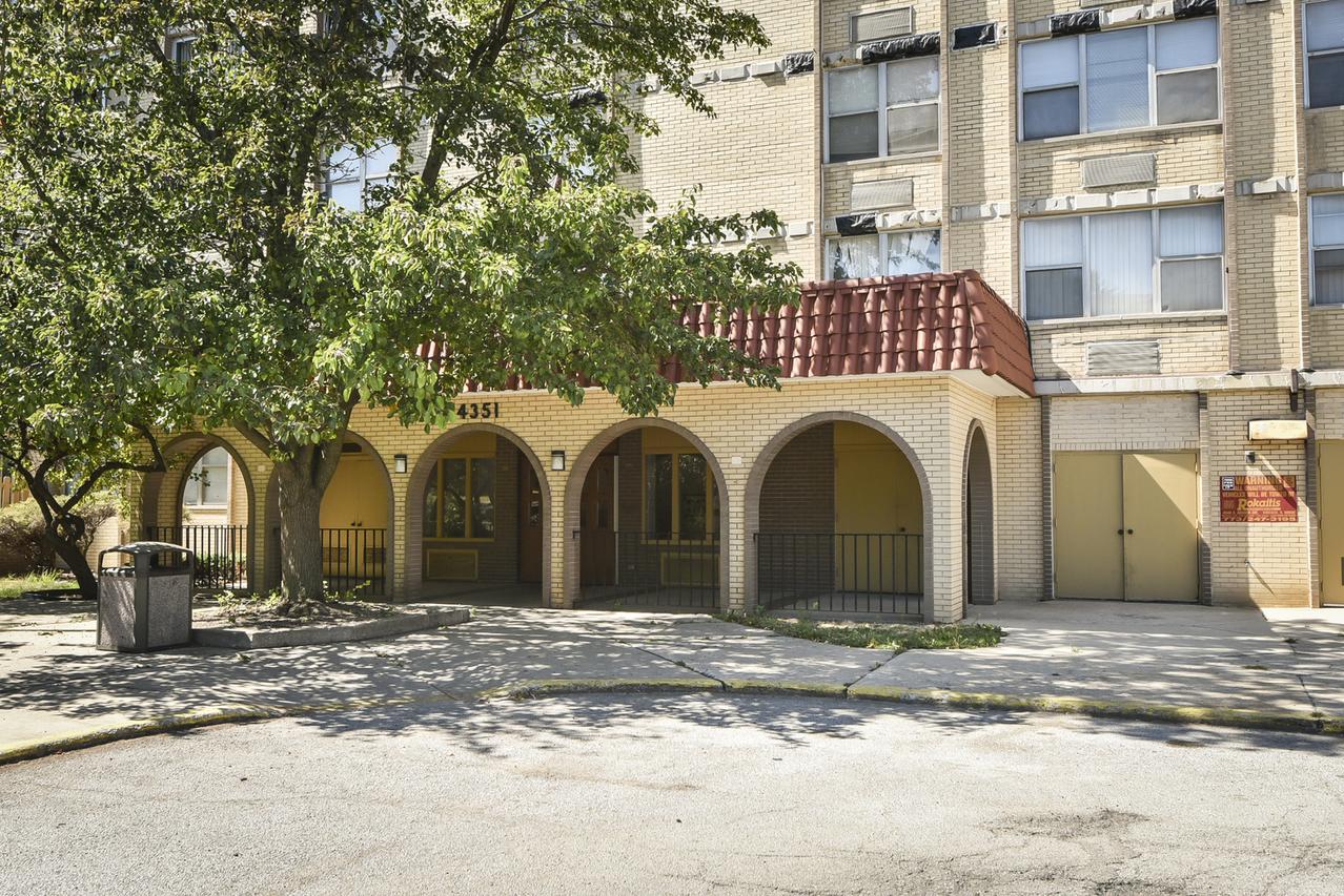 4351 W 76th St. #C1407, Chicago, IL 60652
