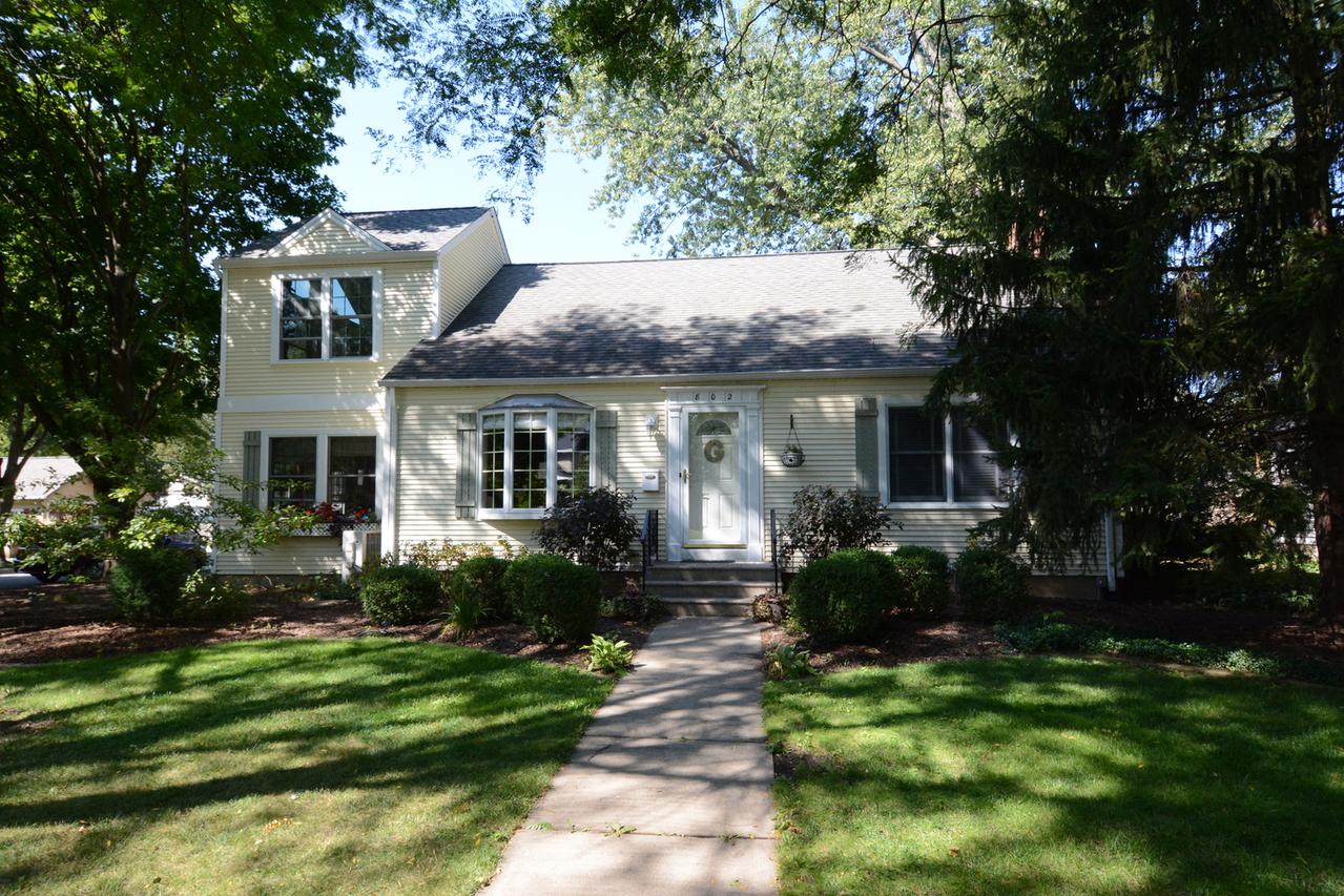 802 Richards St., Geneva, IL 60134