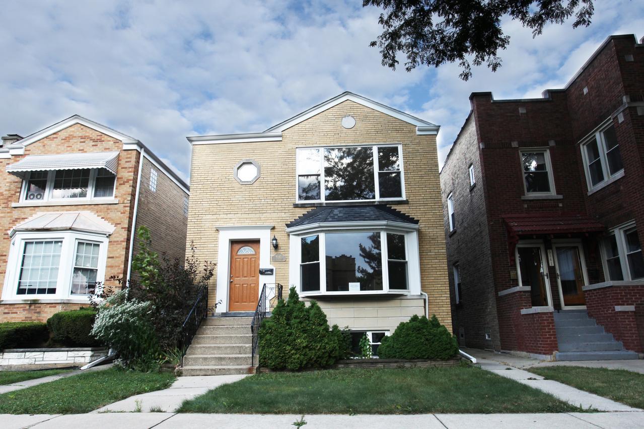 6145 N Meade Ave., Chicago, IL 60646