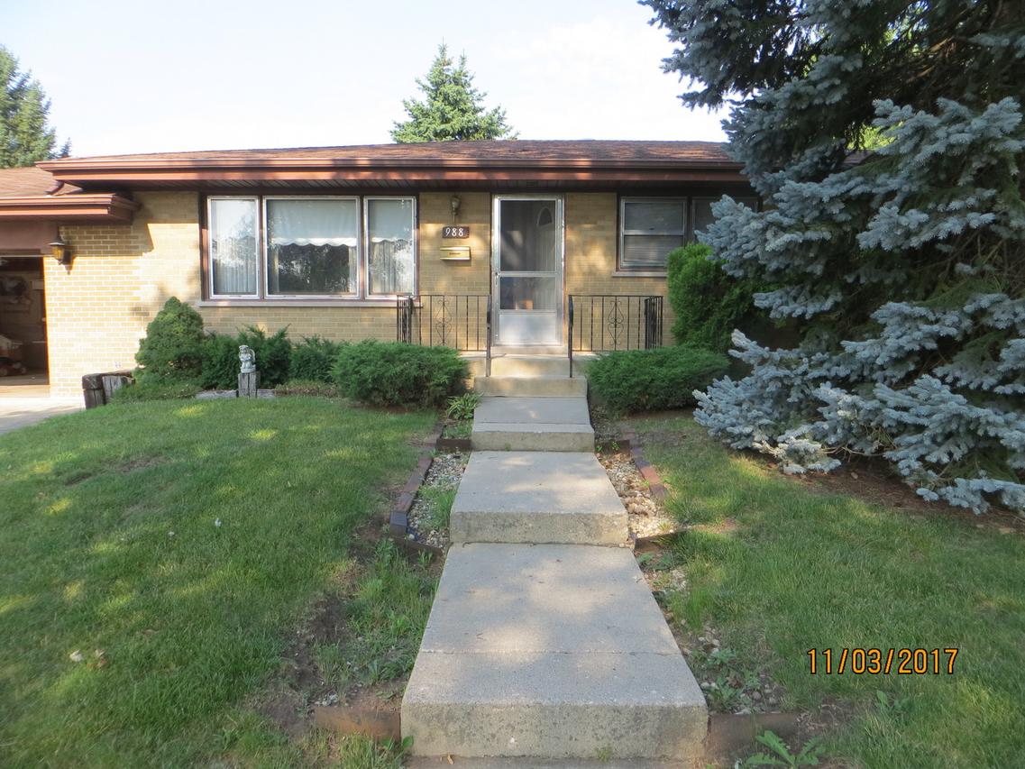 988 N Howard Ave., Addison, IL 60101