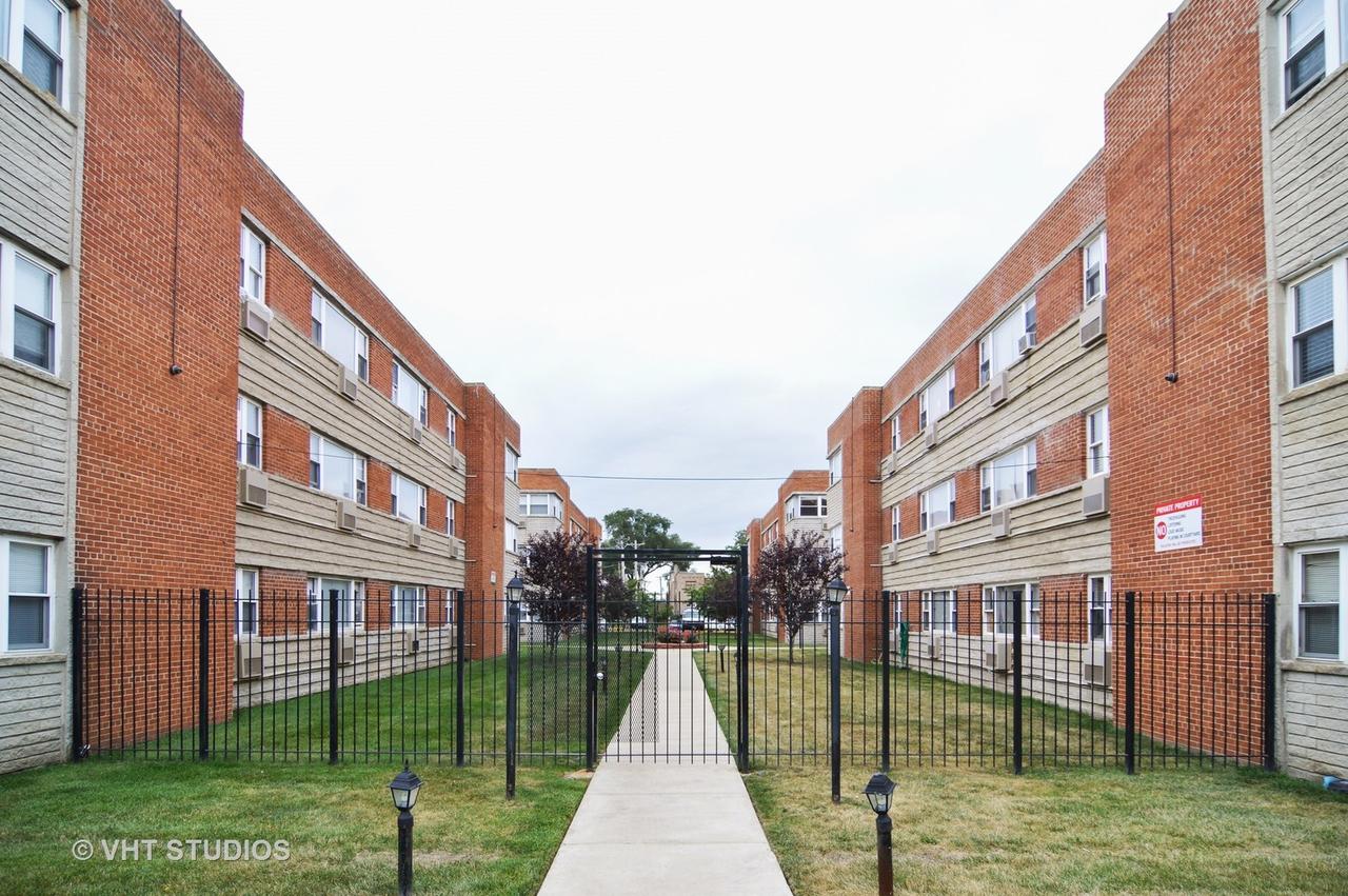2401 W Balmoral Ave. #2B, Chicago, IL 60625