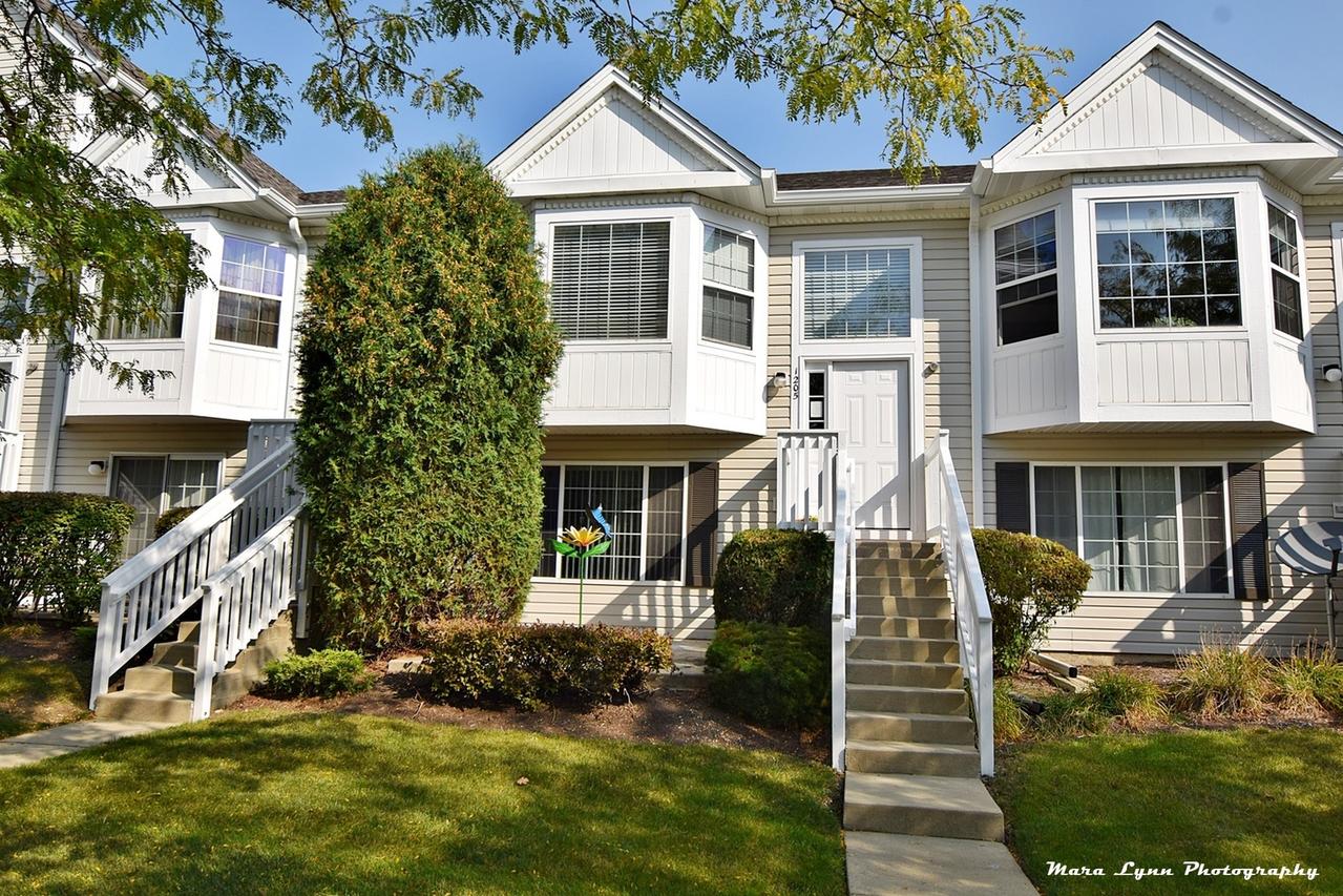 1205 Fox Hill Ln. #3, North Aurora, IL 60542