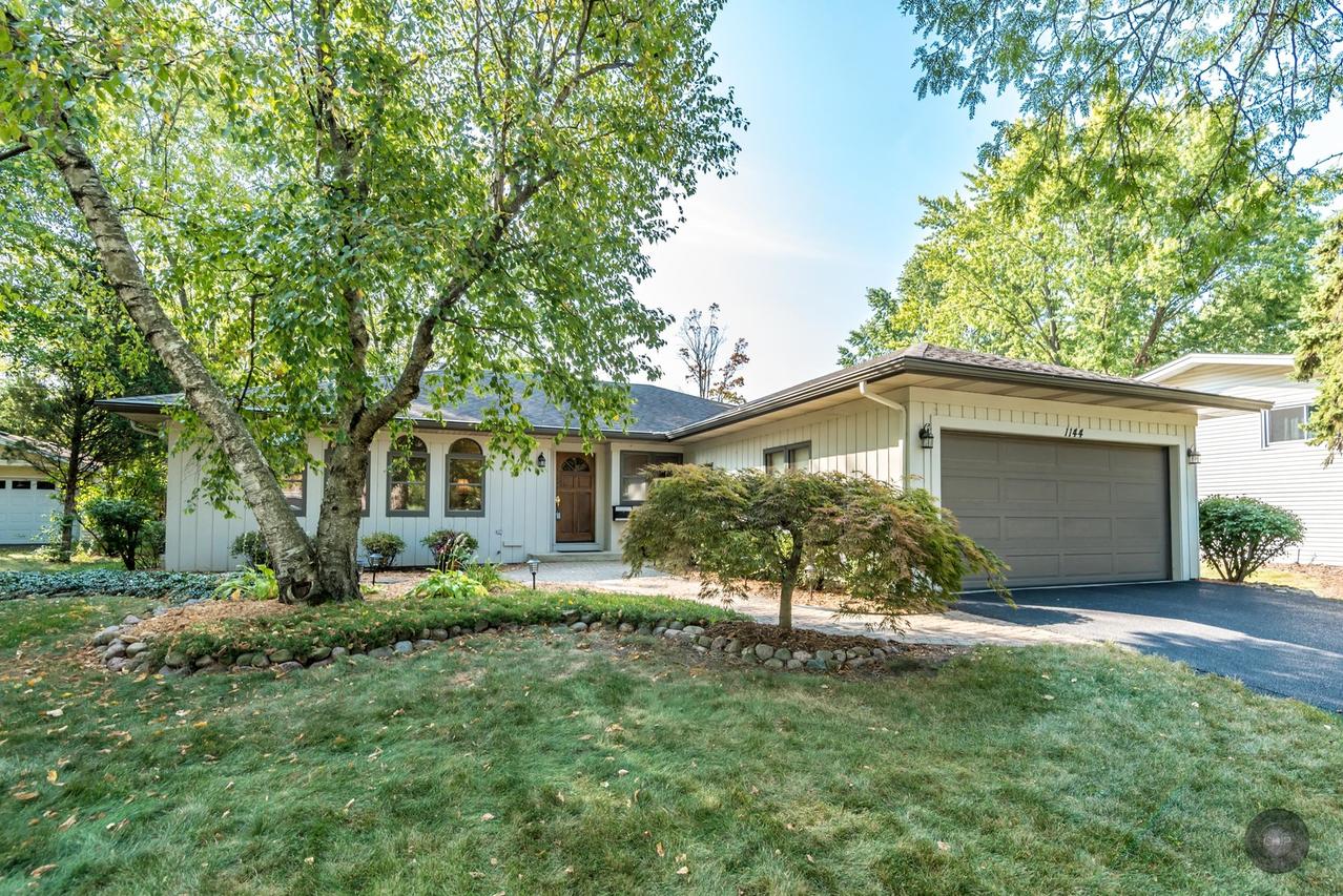 1144 Jane Ave., Naperville, IL 60540
