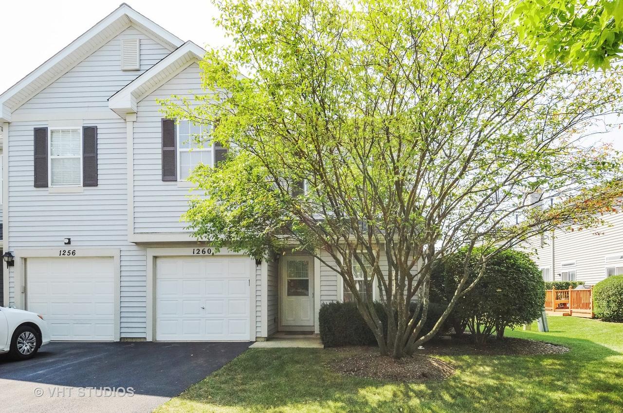 1260 Whispering Hills Dr., Naperville, IL 60540