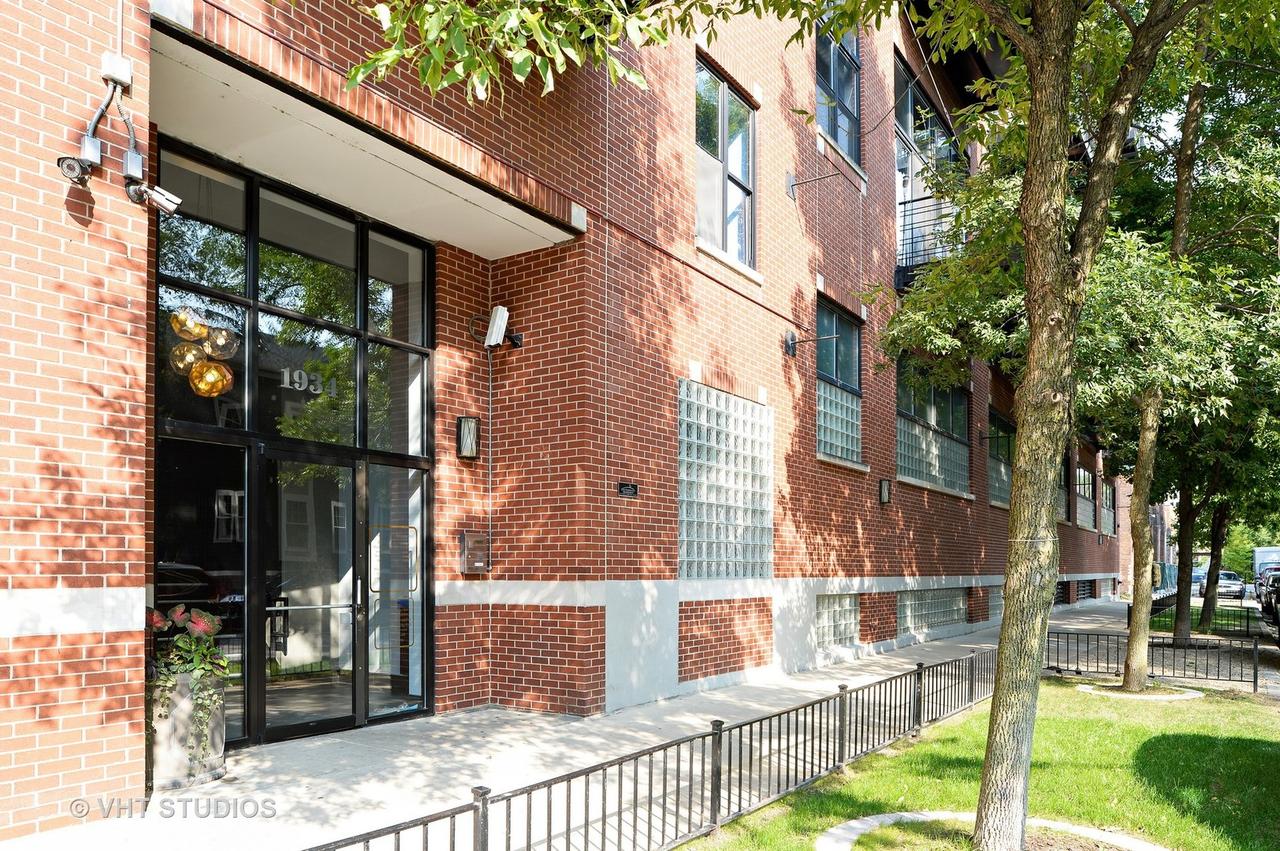 1934 N Washtenaw Ave. #220, Chicago, IL 60647