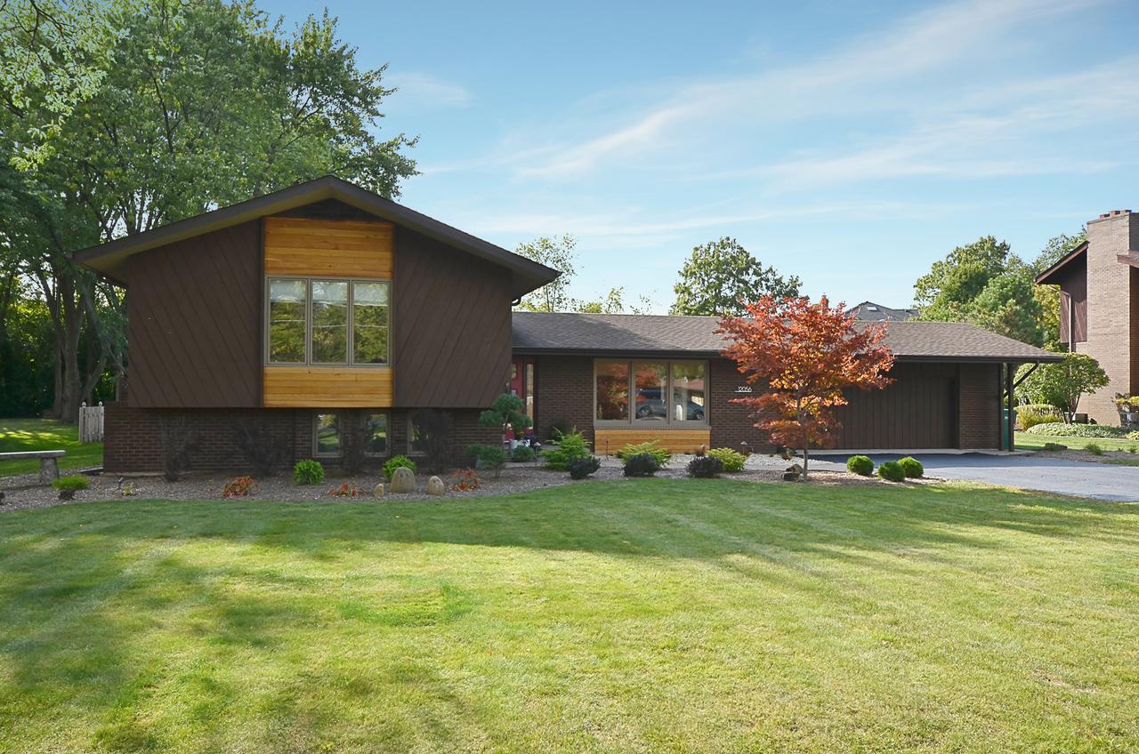 12056 Hillcrest Dr., Lemont, IL 60439