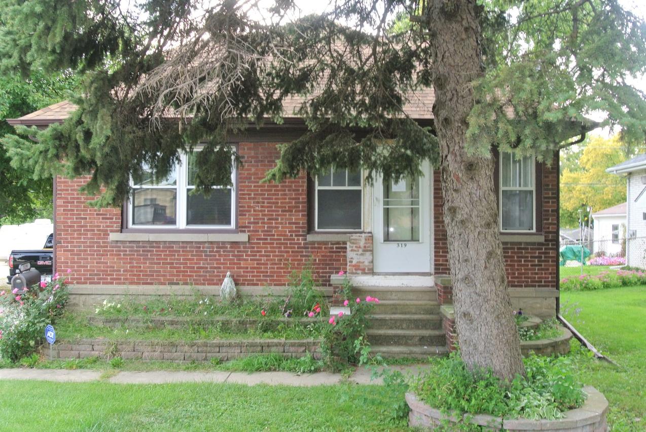 319 S Briggs St., Joliet, IL 60432
