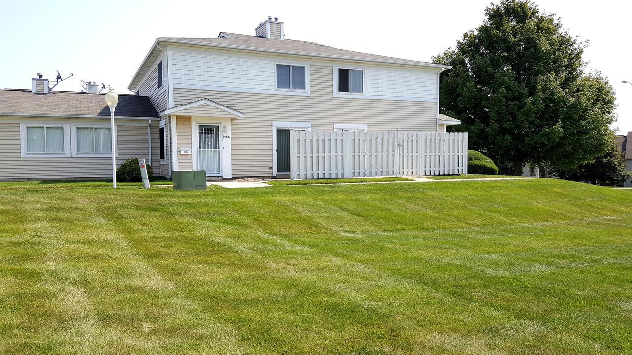 1466 Cornell Ter., Hoffman Estates, IL 60169