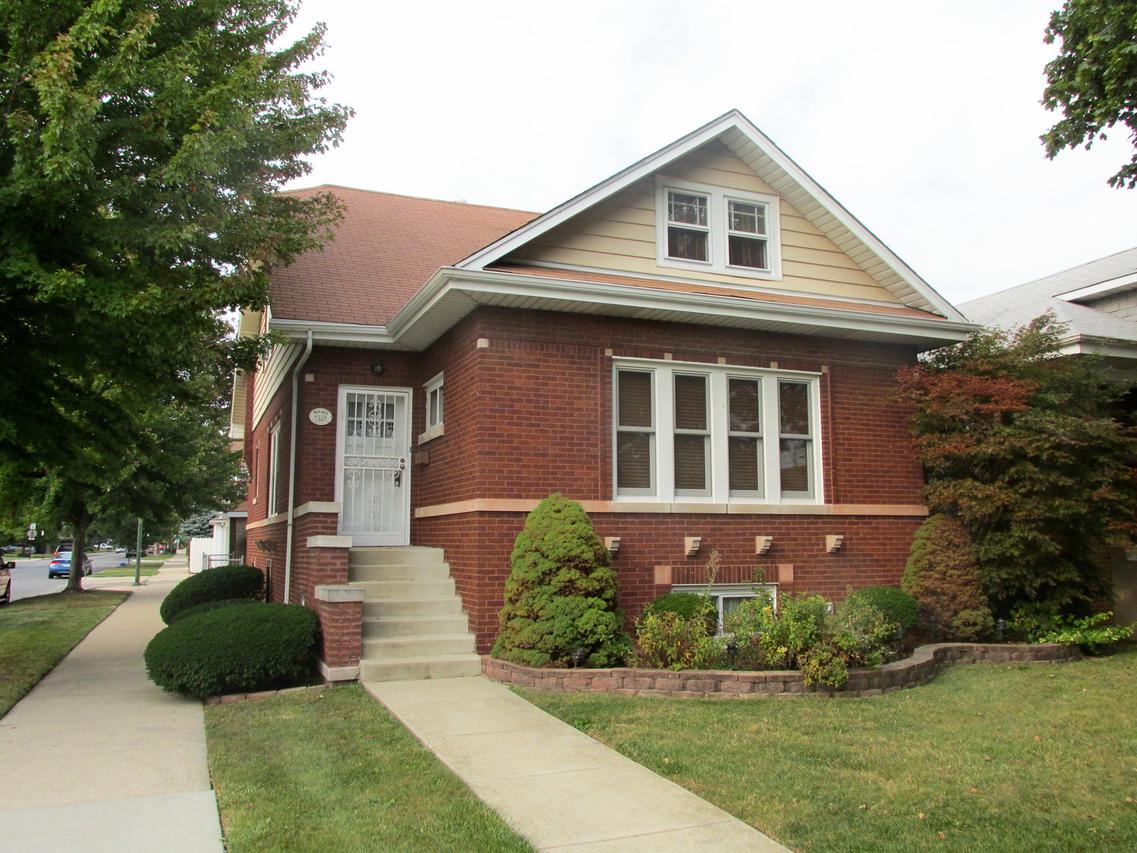 6158 W Berenice Ave., Chicago, IL 60634