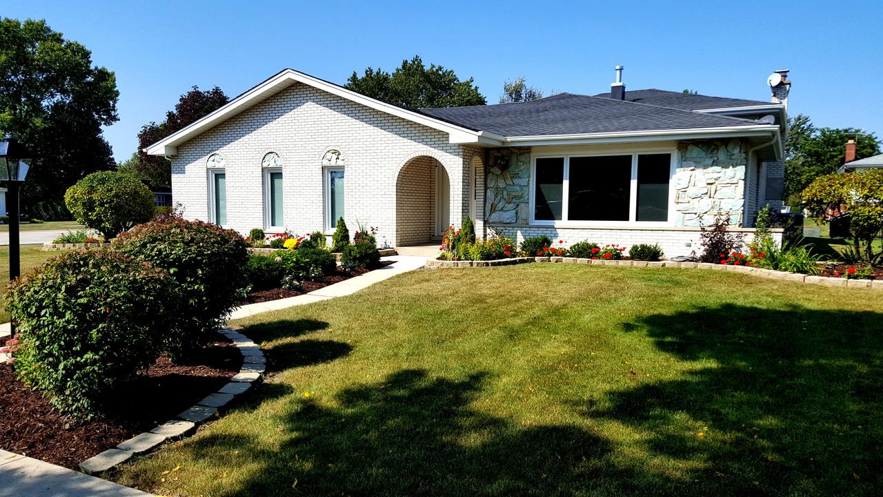 1642 71st St., Darien, IL 60561