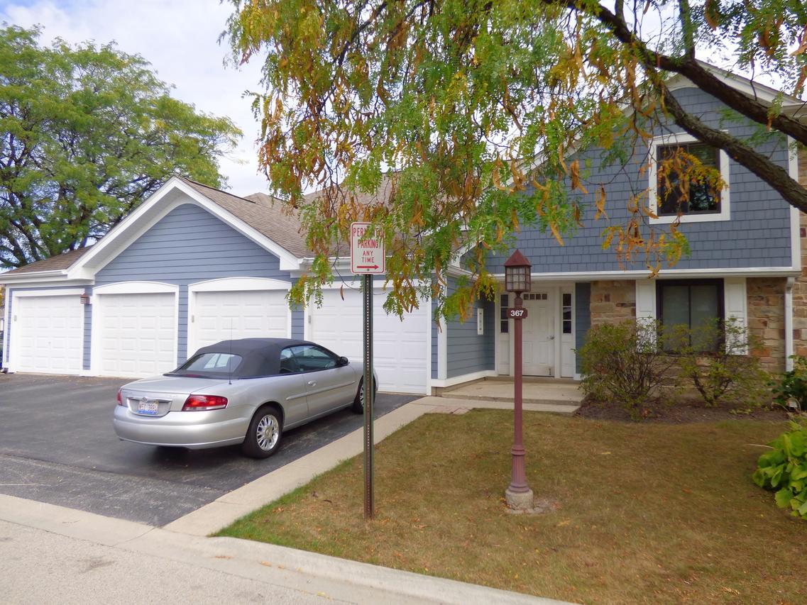 367 Thornhill Ct. #A2, Schaumburg, IL 60193