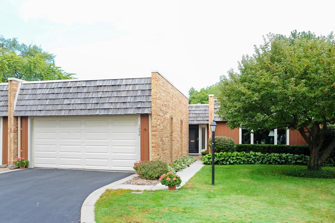 1838 Somerset Ln., Northbrook, IL 60062