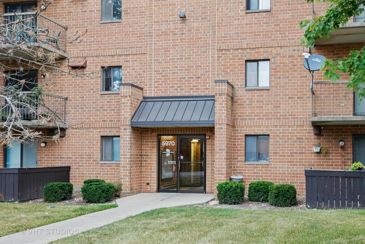 5970 Lake Bluff Dr. #701, Tinley Park, IL 60477