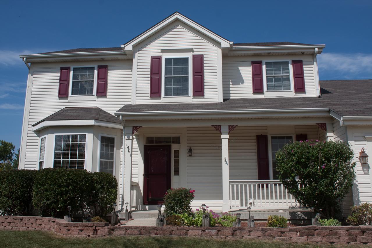 2 Hedgerow Ct., Bolingbrook, IL 60440