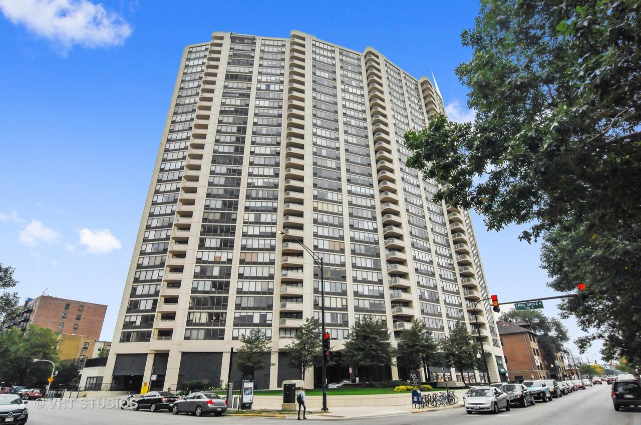 3930 N Pine Grove Ave. #2111, Chicago, IL 60613
