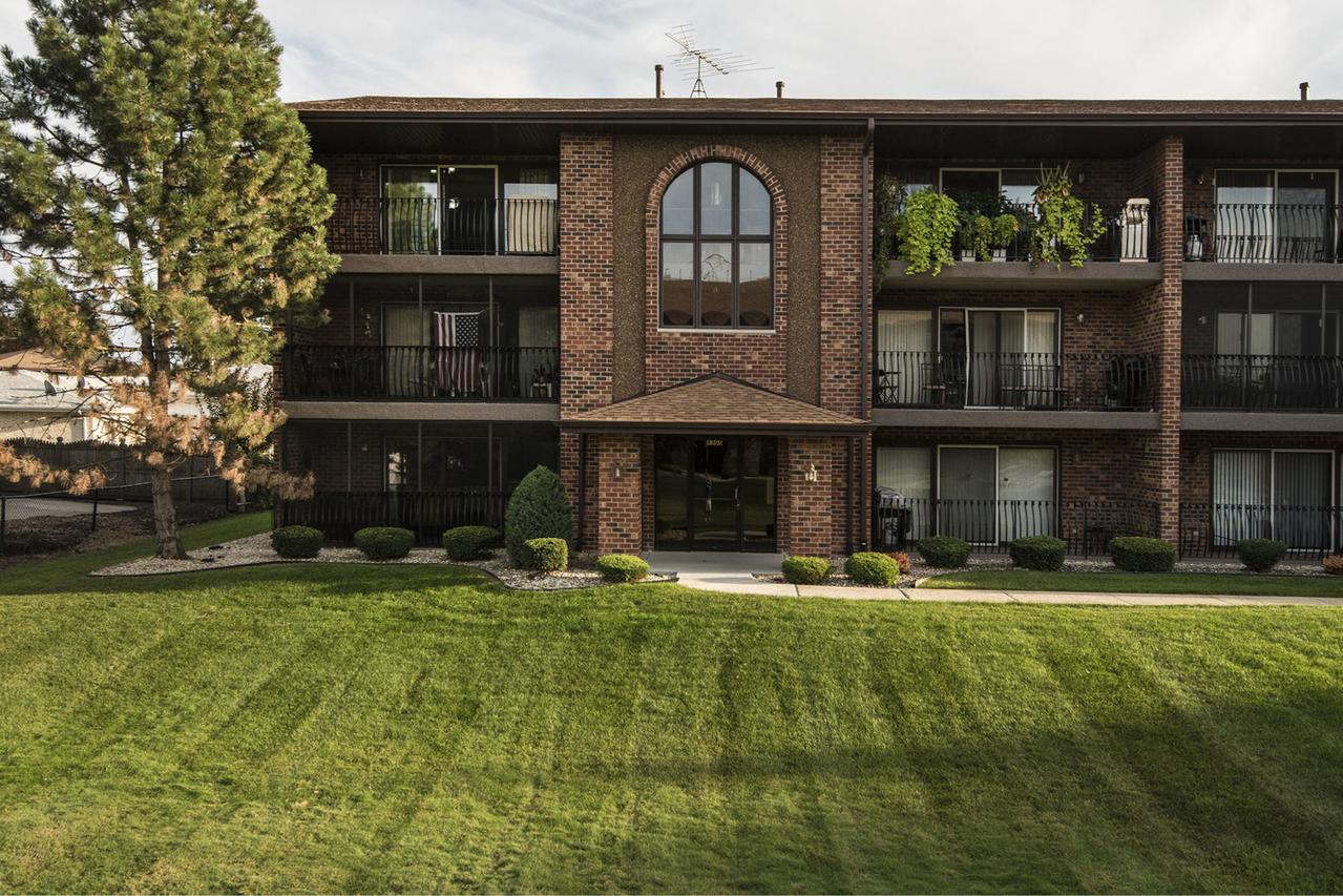 8205 Millstone Dr. #8-3D, Palos Hills, IL 60465