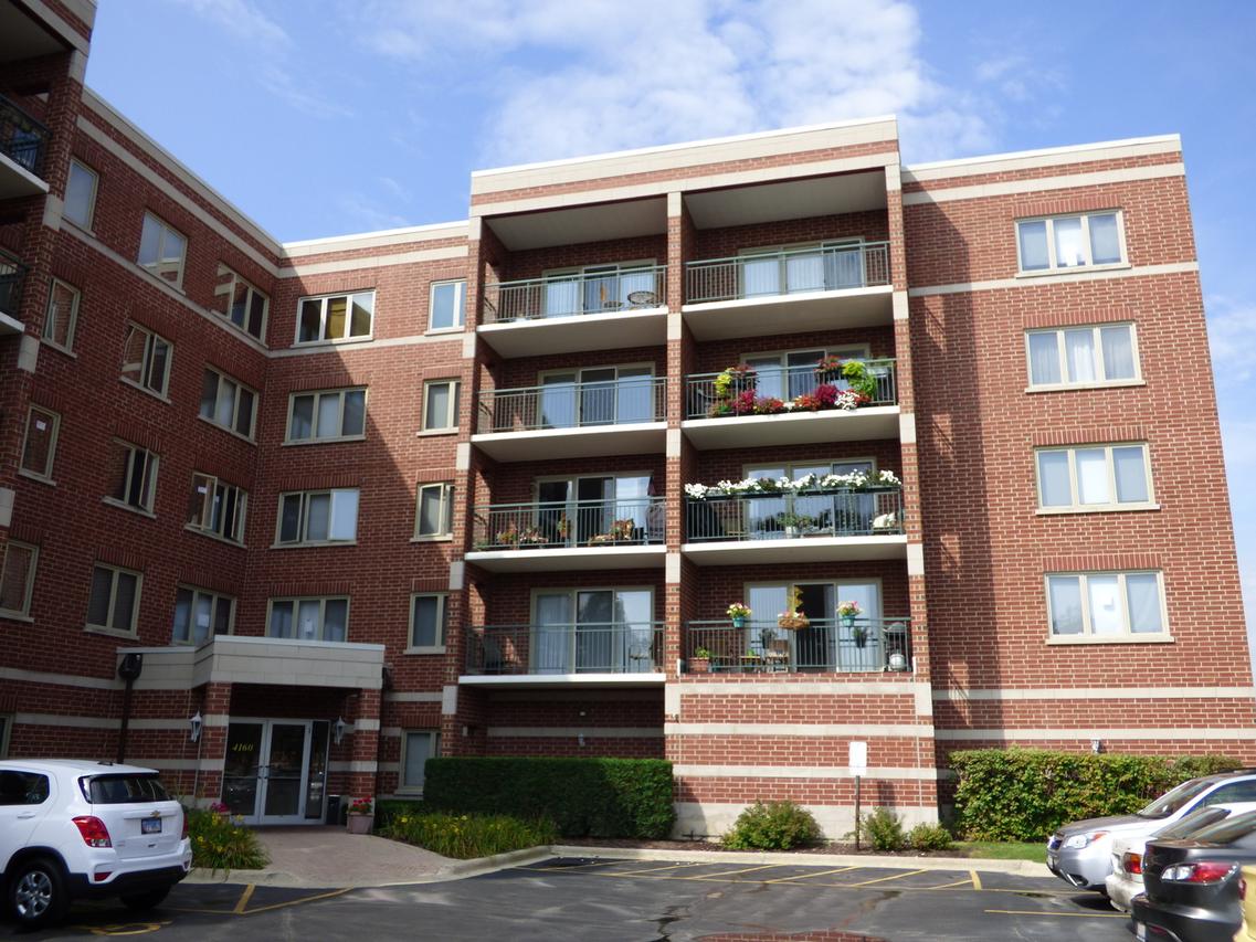 4160 N Natchez Ave. #401, Chicago, IL 60634