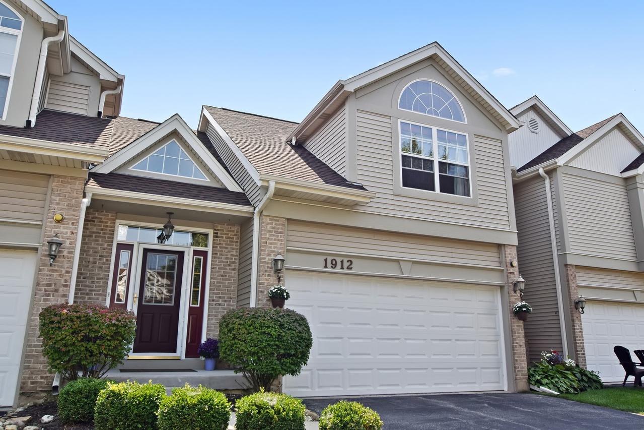 1912 Tamahawk Ln., Naperville, IL 60564