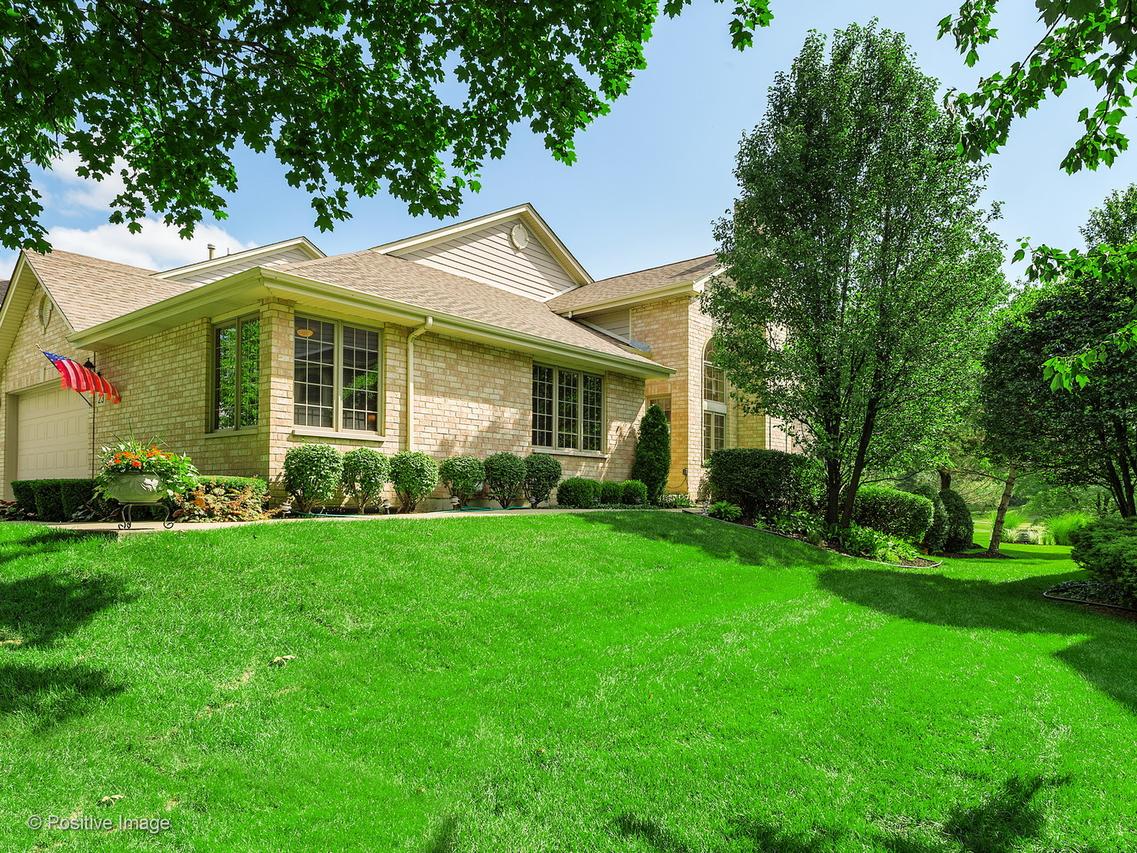 23 Long Cove Dr., Lemont, IL 60439