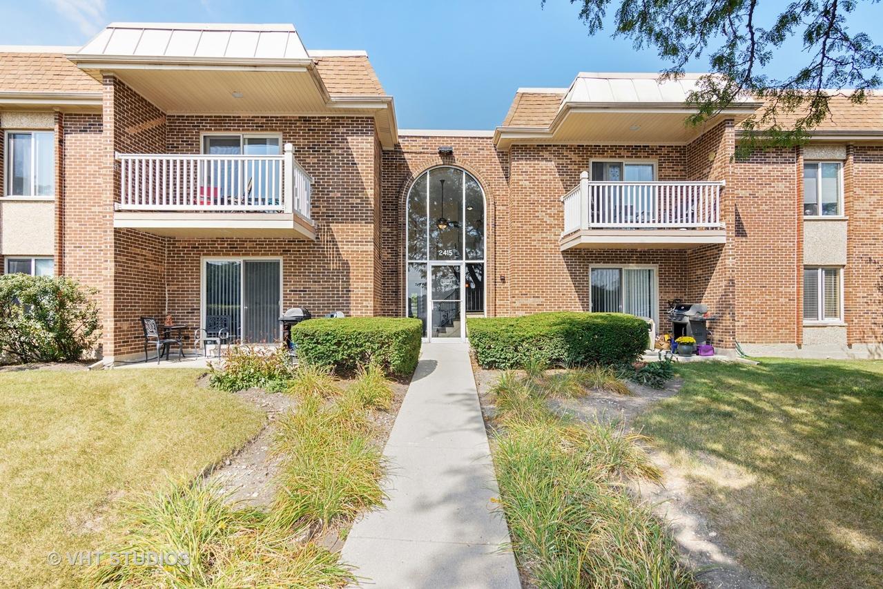 2415 N Kennicott Dr. #2C, Arlington Heights, IL 60004
