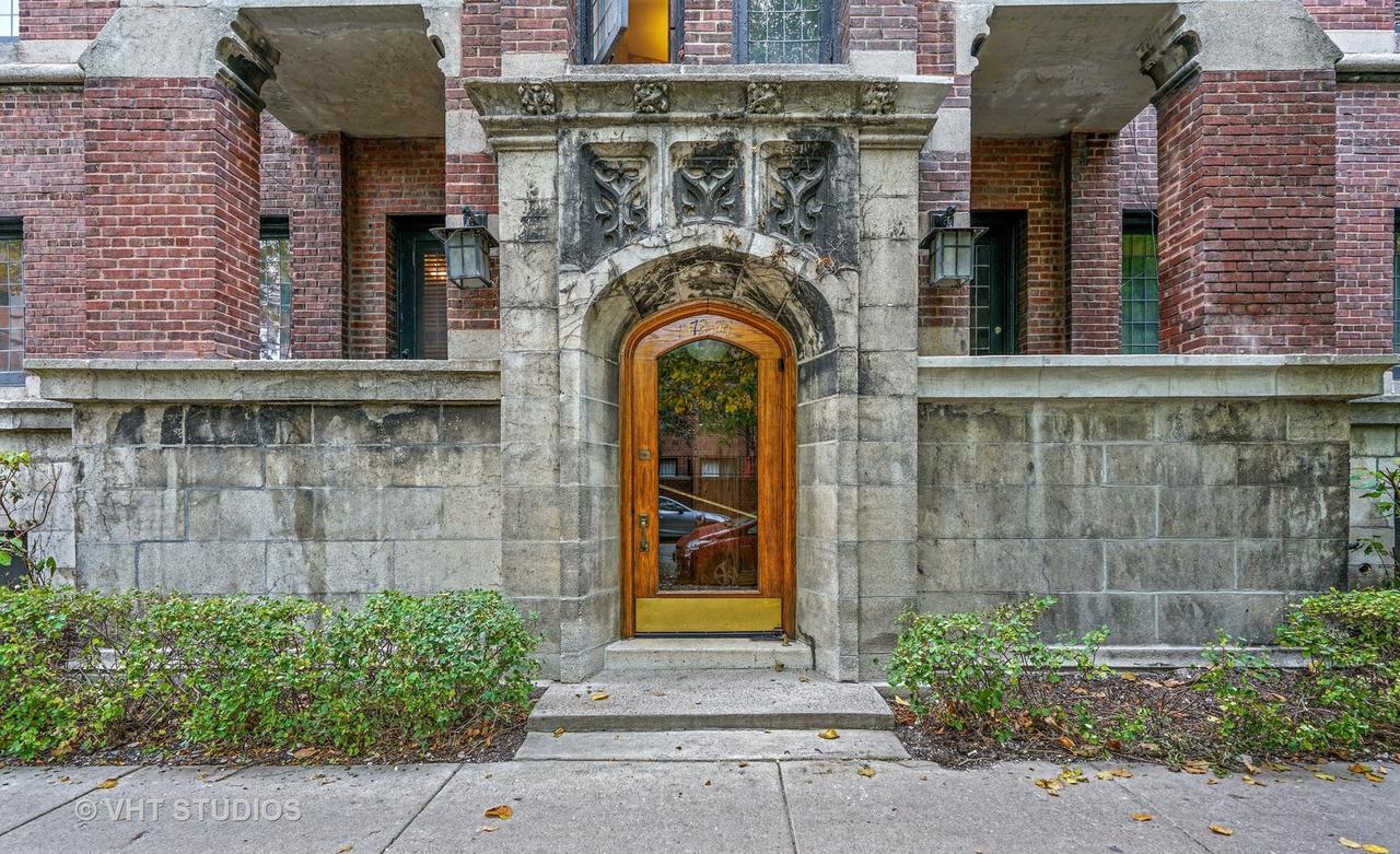 1372 E 57th St. #1, Chicago, IL 60637