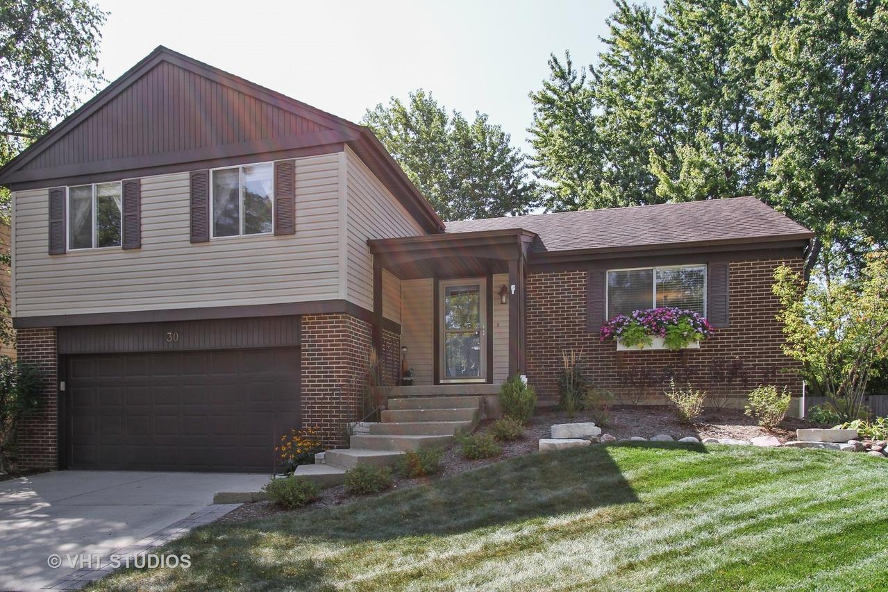 30 Monterey Dr., Vernon Hills, IL 60061