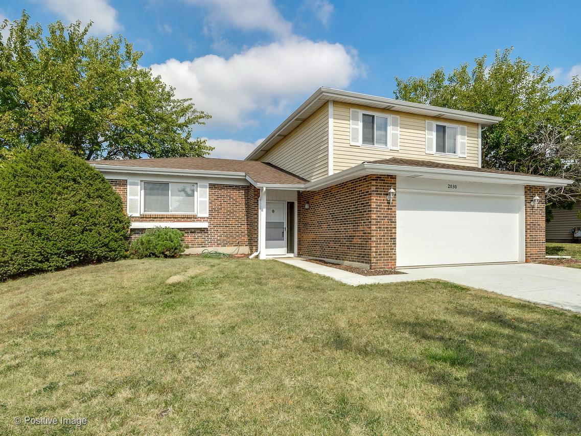 2030 Crown Point St., Woodridge, IL 60517