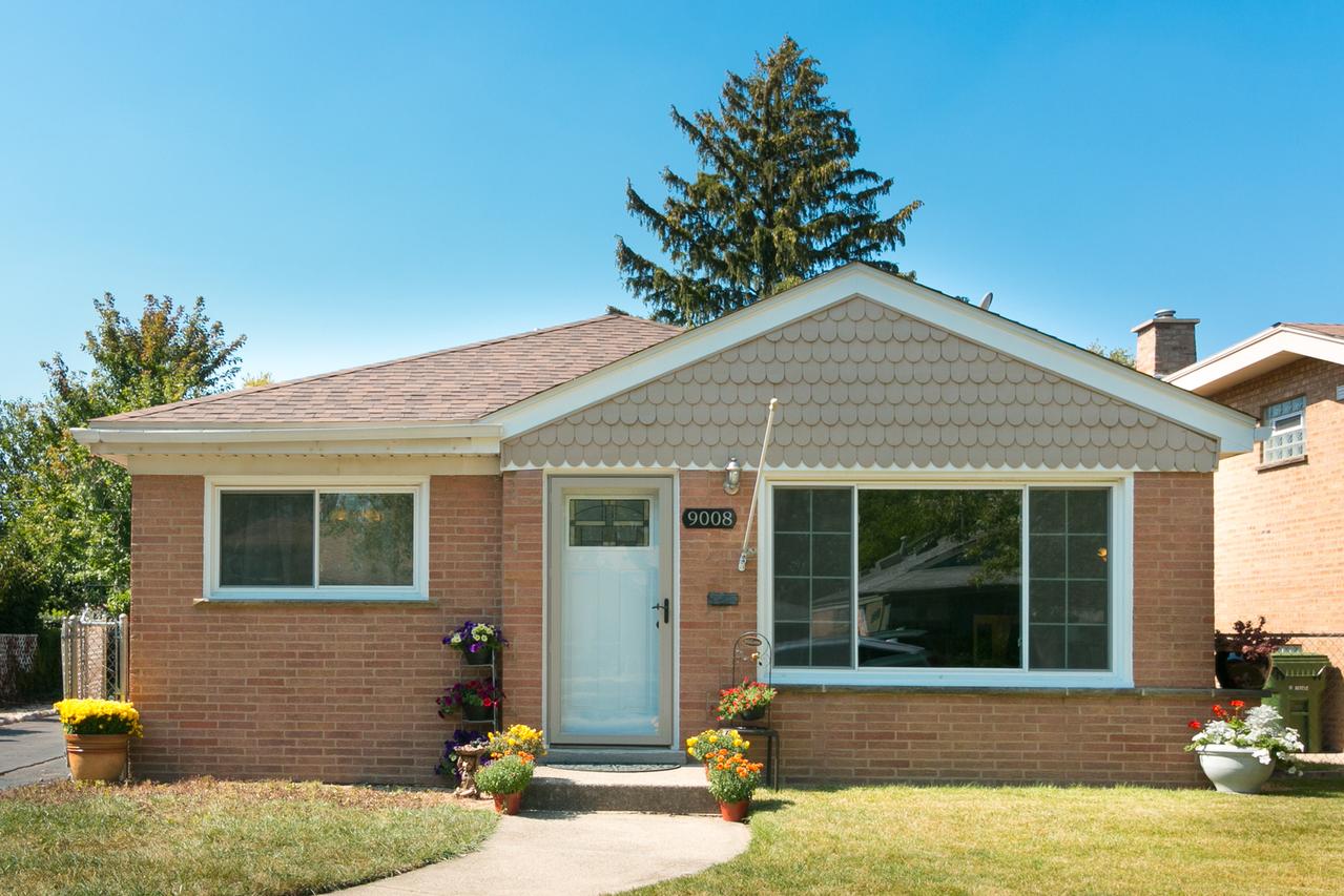 9008 S 49th Ave., Oak Lawn, IL 60453