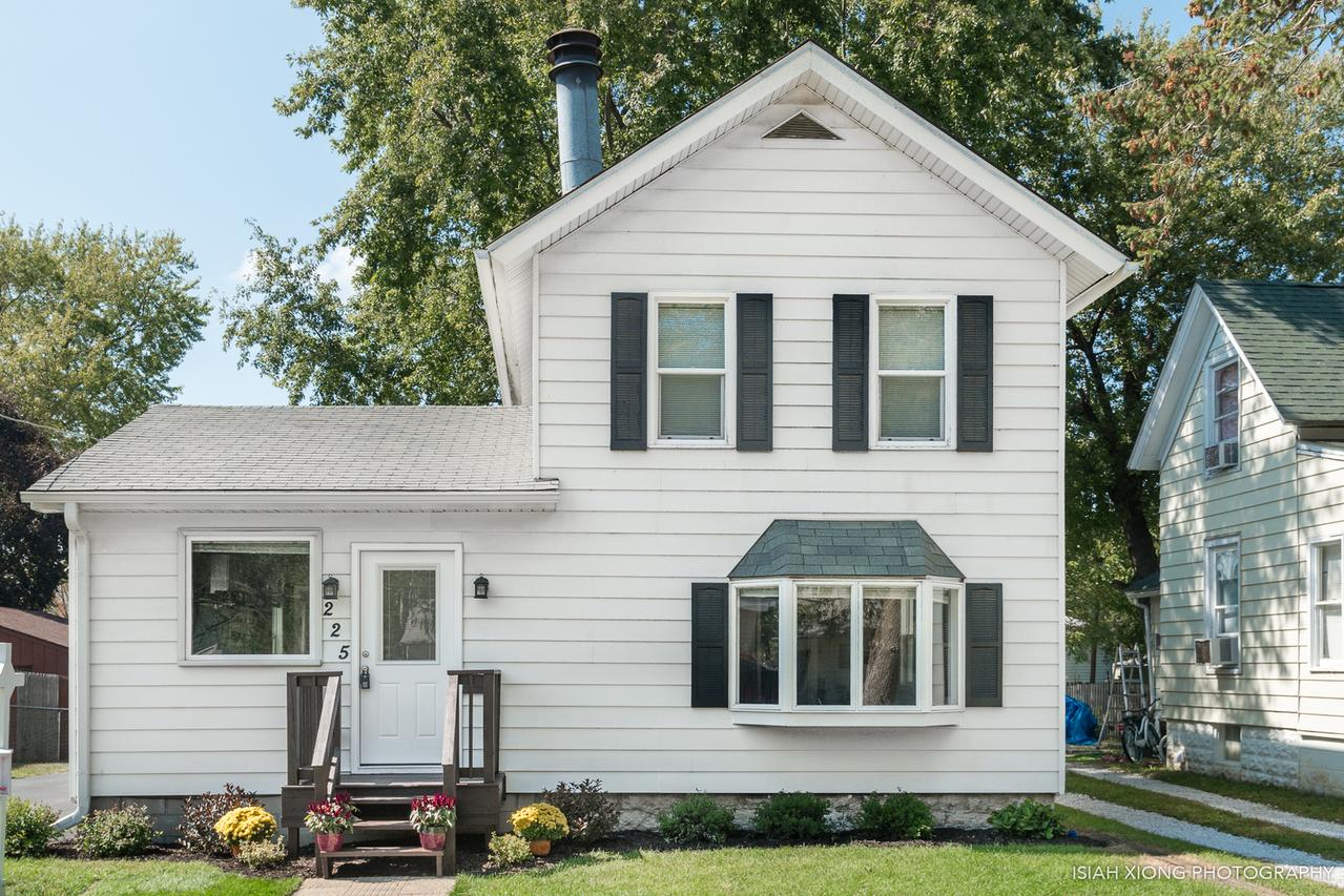 225 N May St., Hinckley, IL 60520