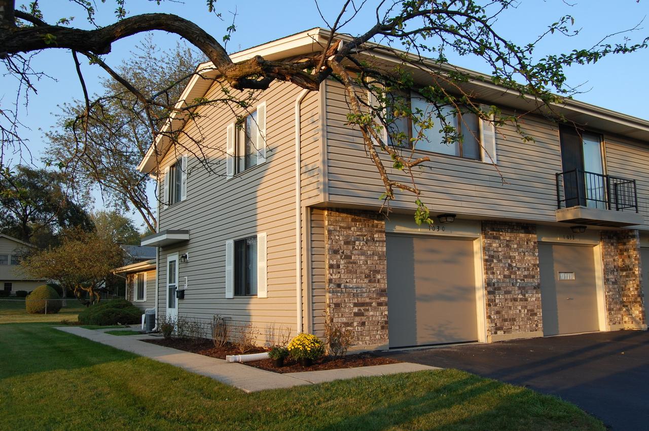 1030 Quanset Ct., Schaumburg, IL 60194