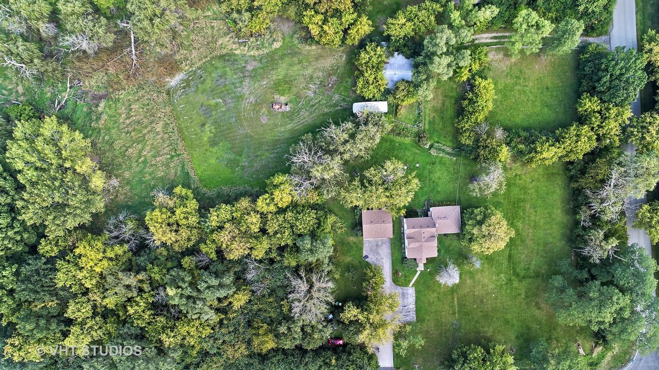 24826 W Miller Rd., North Barrington, IL 60010
