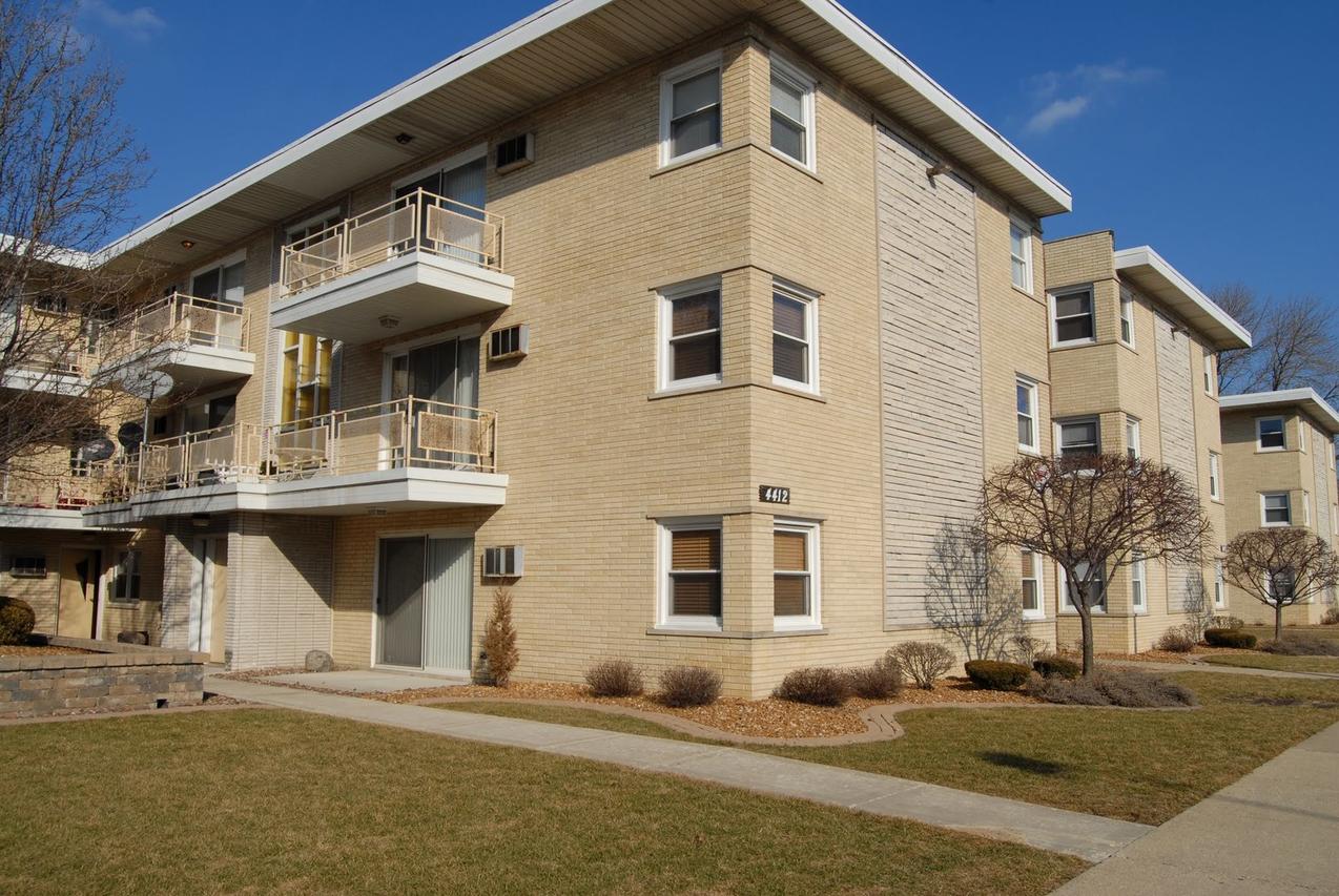 4400 W 55th St. #2, Chicago, IL 60632