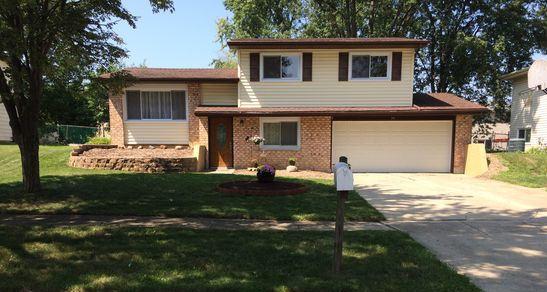 313 Lyons Dr., Bolingbrook, IL 60440