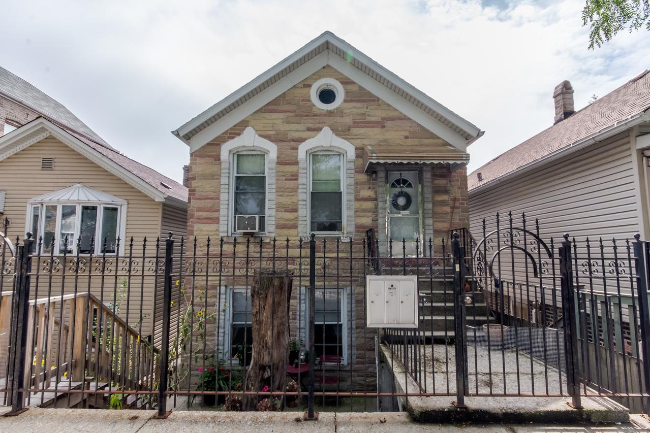 1833 W Cullerton St., Chicago, IL 60608