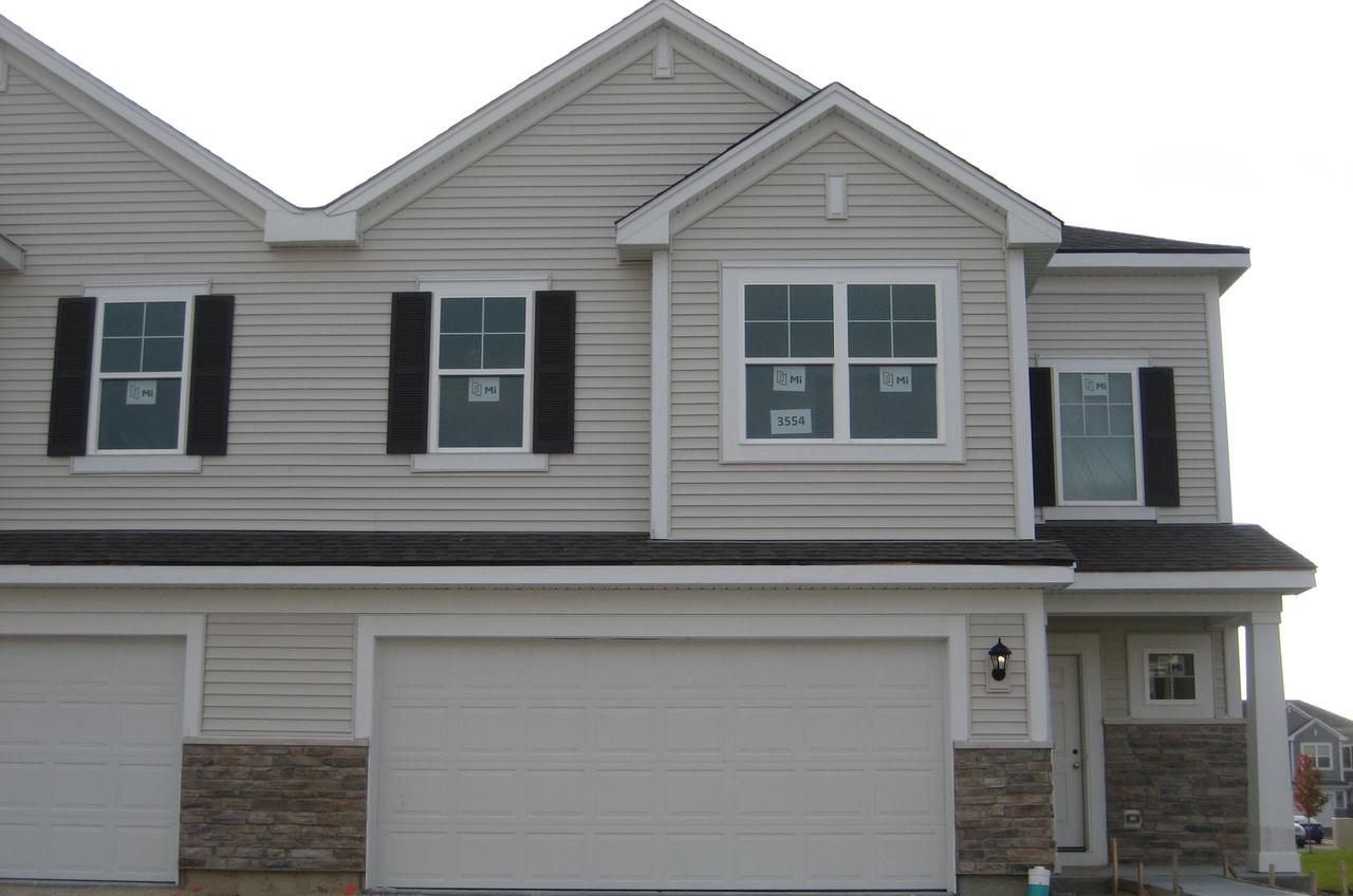 658 Anchorage Ct., Pingree Grove, IL 60140