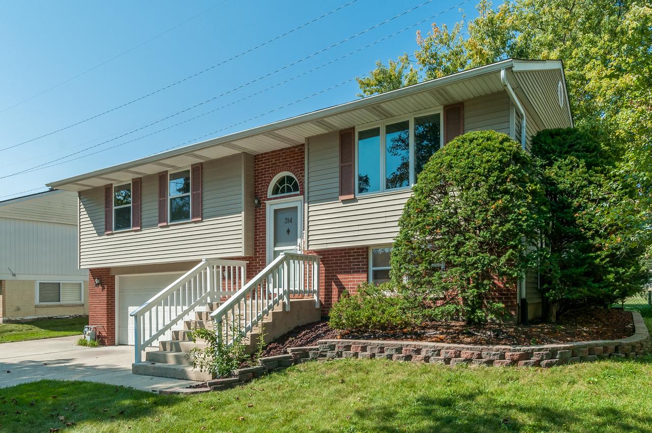 314 Hemlock Ave., Romeoville, IL 60446