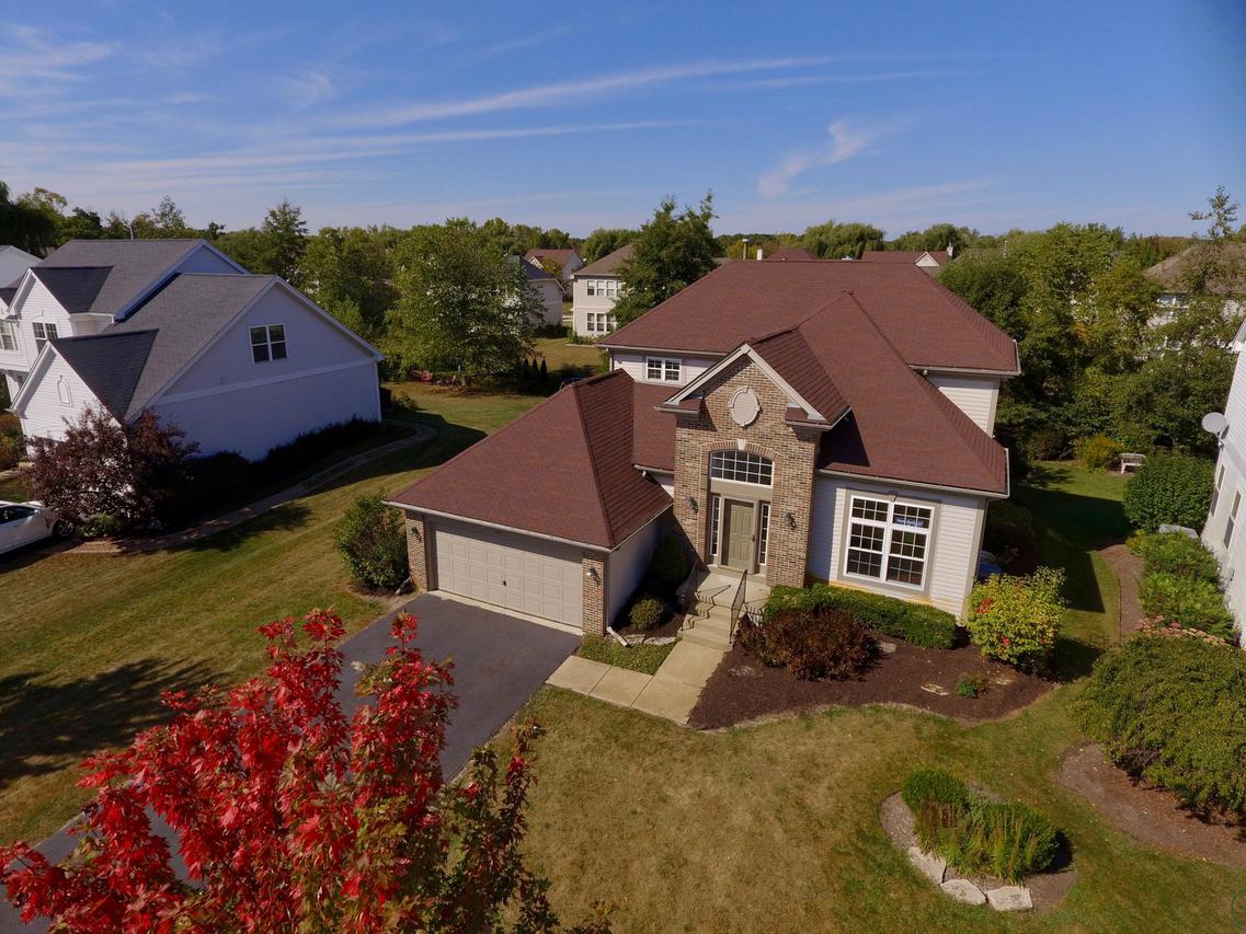 729 Brighton Cir., Port Barrington, IL 60010