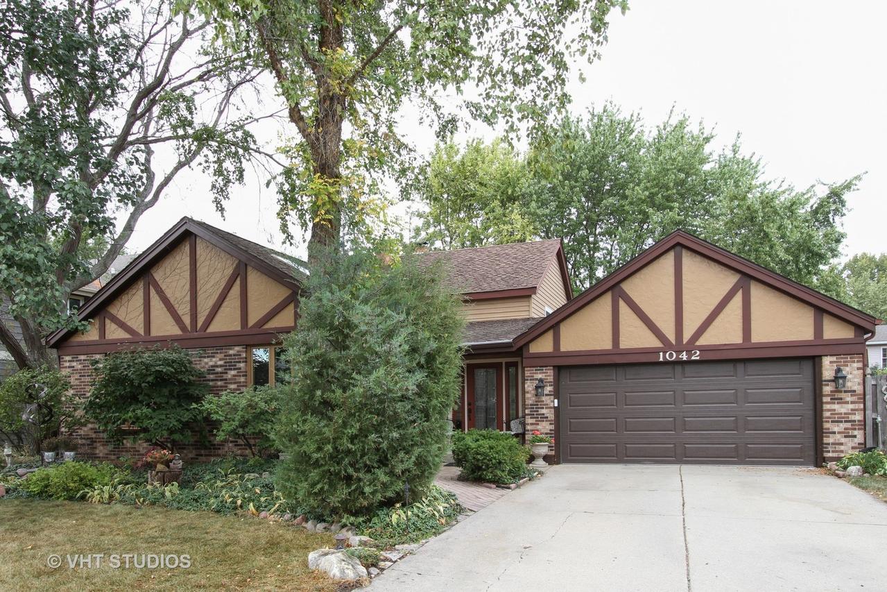 1042 Cedar Crest Dr., Crystal Lake, IL 60014