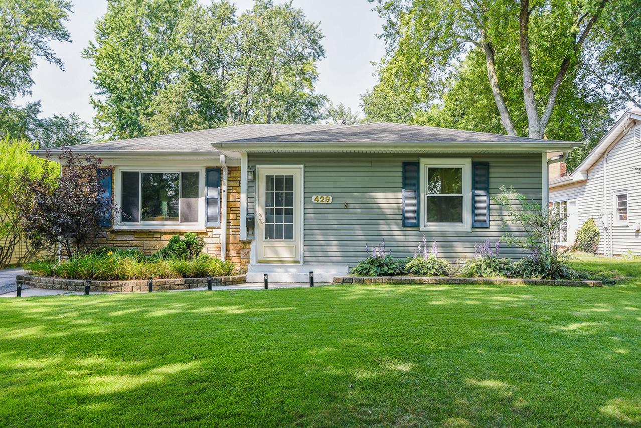 429 Le Grande Blvd., Aurora, IL 60506